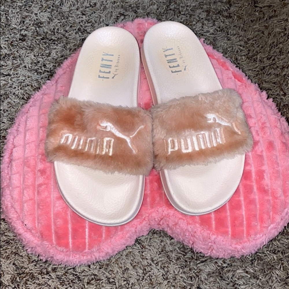 💕 Fenty Pink Fur Slides 💕